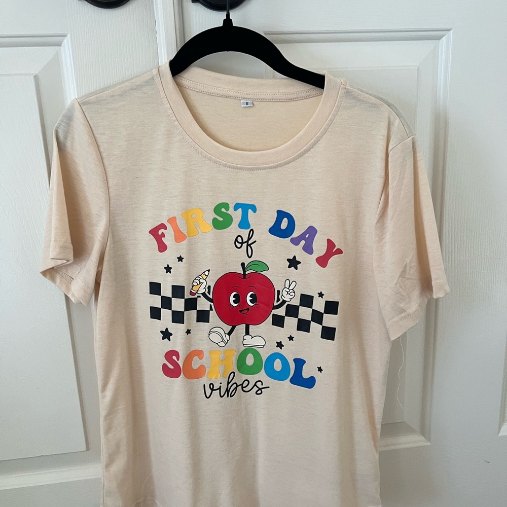 Cream 'First Day of School Vibes' T-Shirt